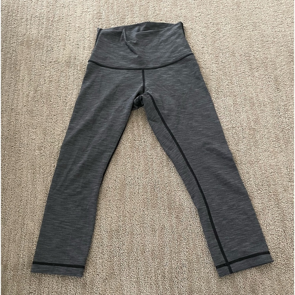 Lululemon Cropped Grey and Black Leggings Size 6
